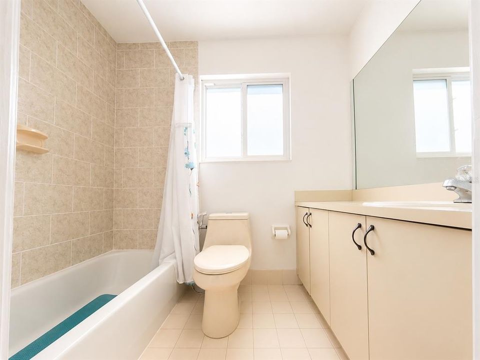 En Venta: $590,000 (3 camas, 2 baños, 1107 Pies cuadrados)