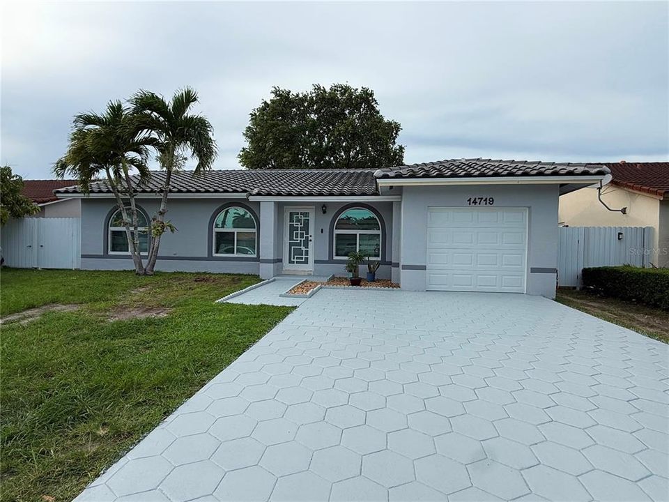 En Venta: $590,000 (3 camas, 2 baños, 1107 Pies cuadrados)