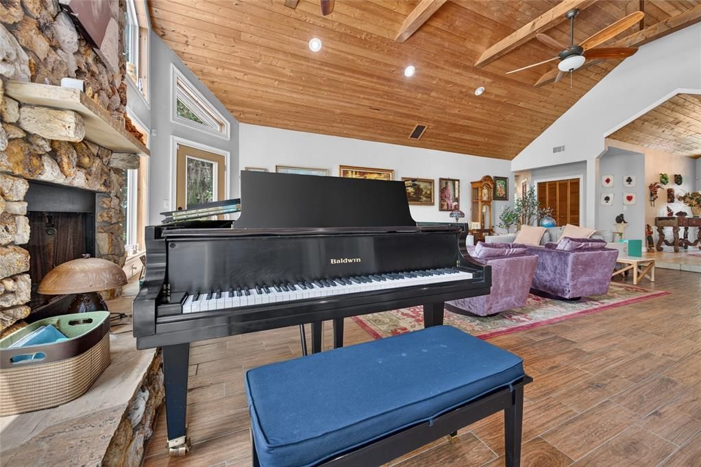For Sale: $1,499,000 (4 beds, 4 baths, 4752 Square Feet)