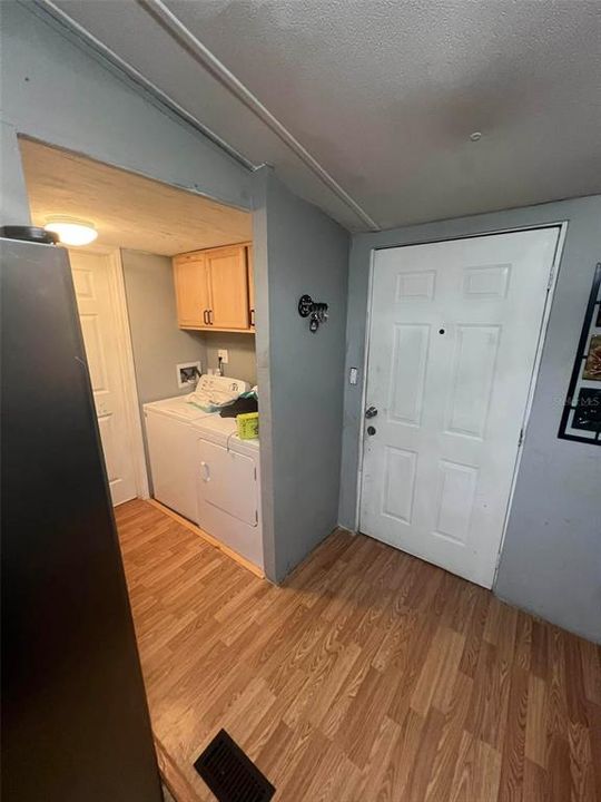 For Sale: $100,000 (3 beds, 2 baths, 904 Square Feet)