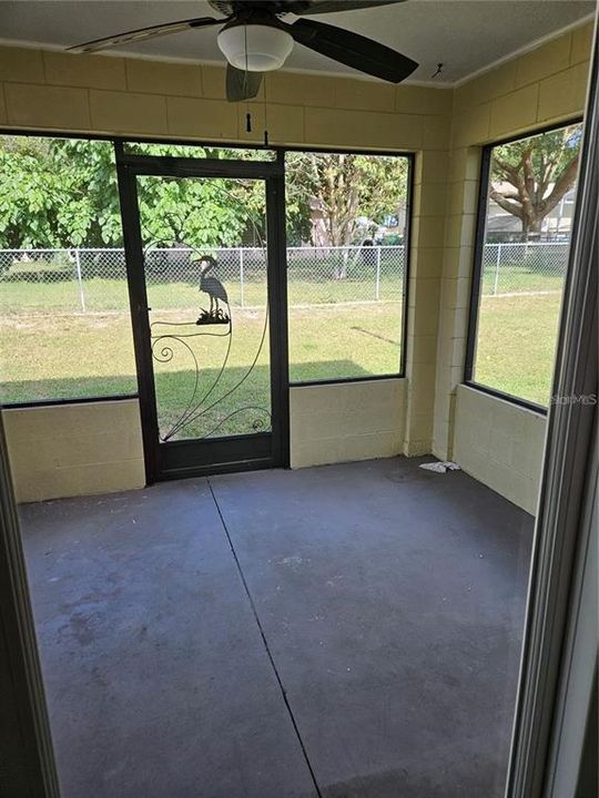 For Rent: $1,950 (3 beds, 2 baths, 1370 Square Feet)