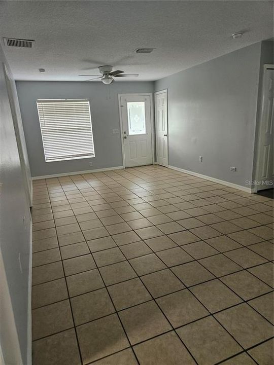 For Rent: $1,950 (3 beds, 2 baths, 1370 Square Feet)