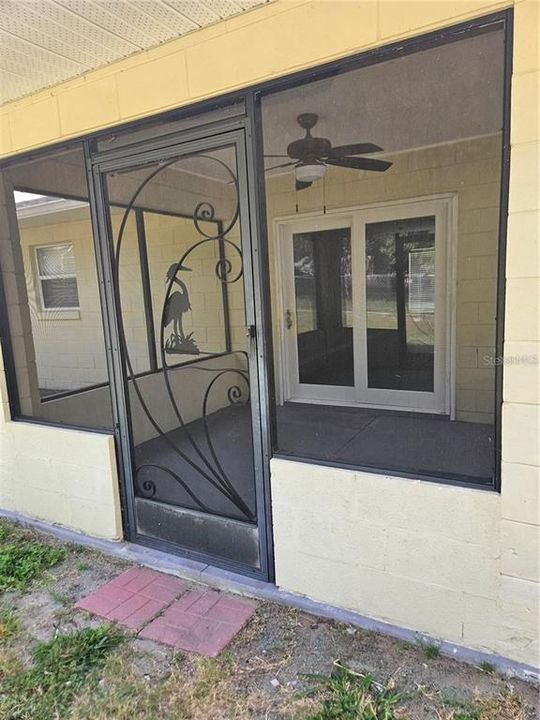 For Rent: $1,950 (3 beds, 2 baths, 1370 Square Feet)
