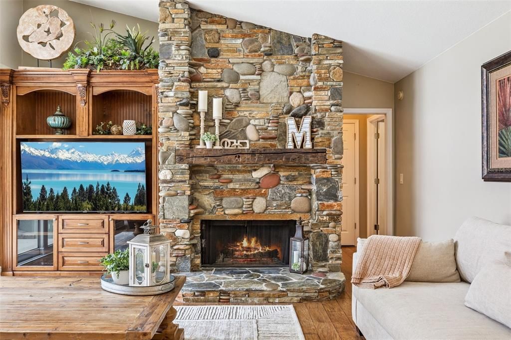 For Sale: $678,900 (4 beds, 3 baths, 2383 Square Feet)