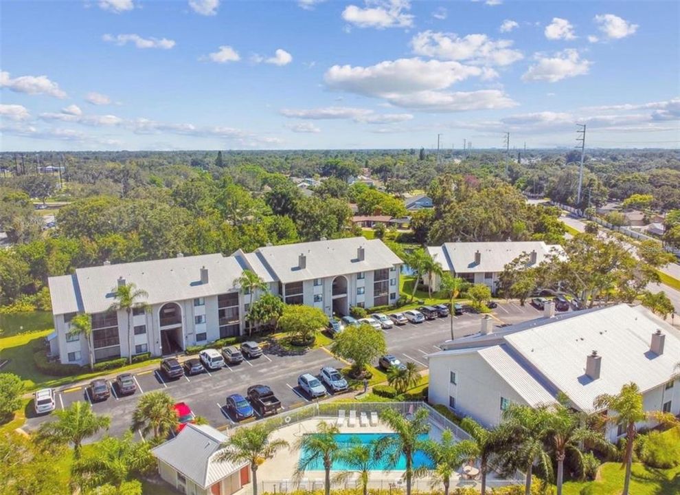 For Sale: $245,000 (2 beds, 2 baths, 955 Square Feet)