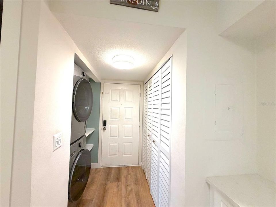 For Sale: $245,000 (2 beds, 2 baths, 955 Square Feet)