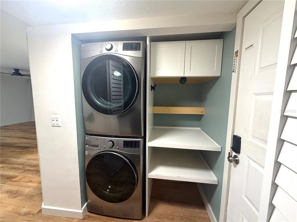 For Sale: $245,000 (2 beds, 2 baths, 955 Square Feet)