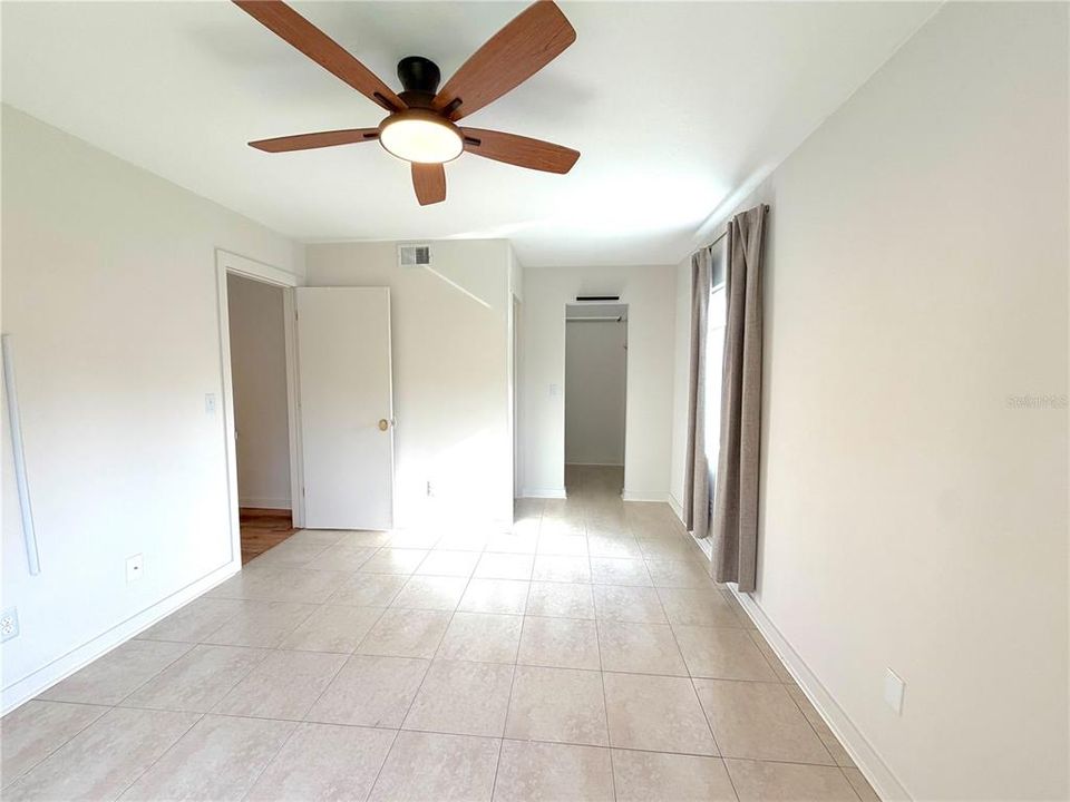 For Sale: $245,000 (2 beds, 2 baths, 955 Square Feet)