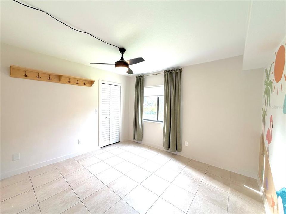 For Sale: $245,000 (2 beds, 2 baths, 955 Square Feet)
