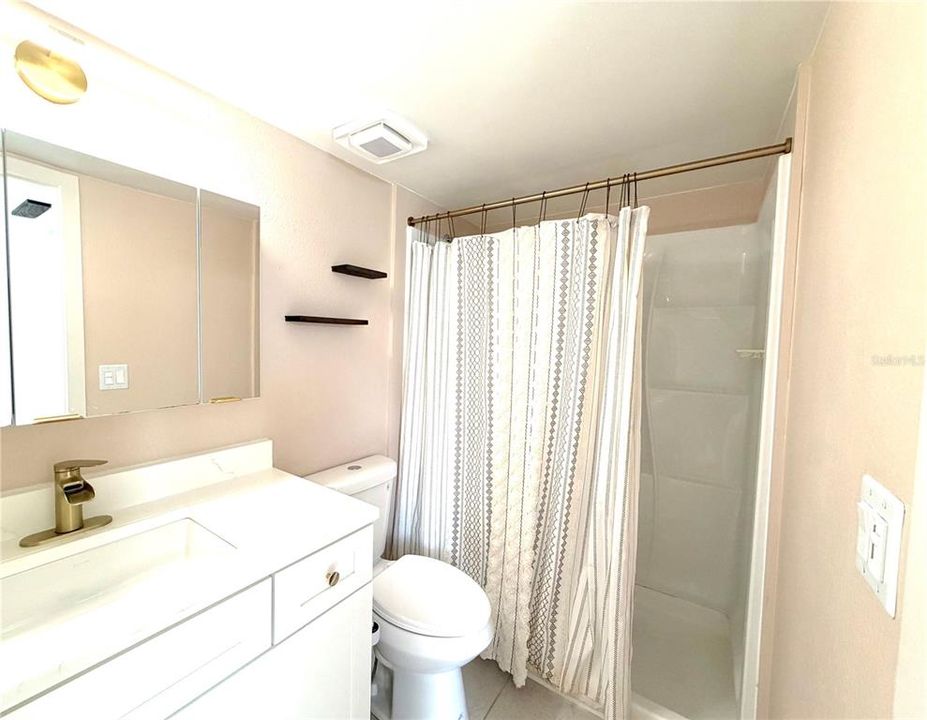 For Sale: $245,000 (2 beds, 2 baths, 955 Square Feet)