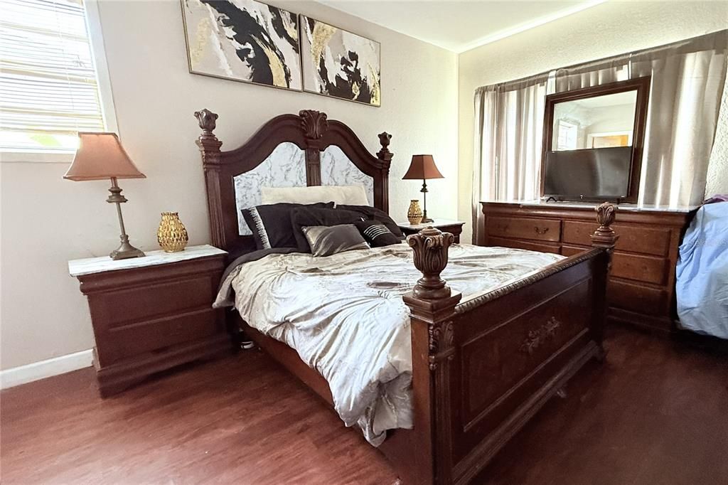 На продажу: $315,000 (3 спален, 2 ванн, 1025 Квадратных фут)