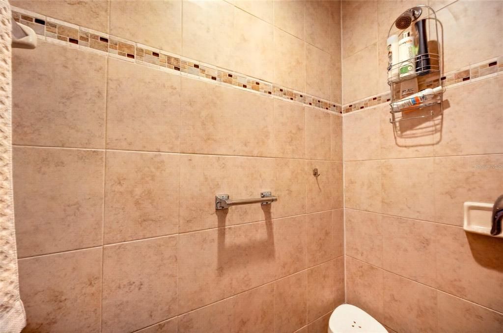 En Venta: $369,900 (3 camas, 2 baños, 1758 Pies cuadrados)