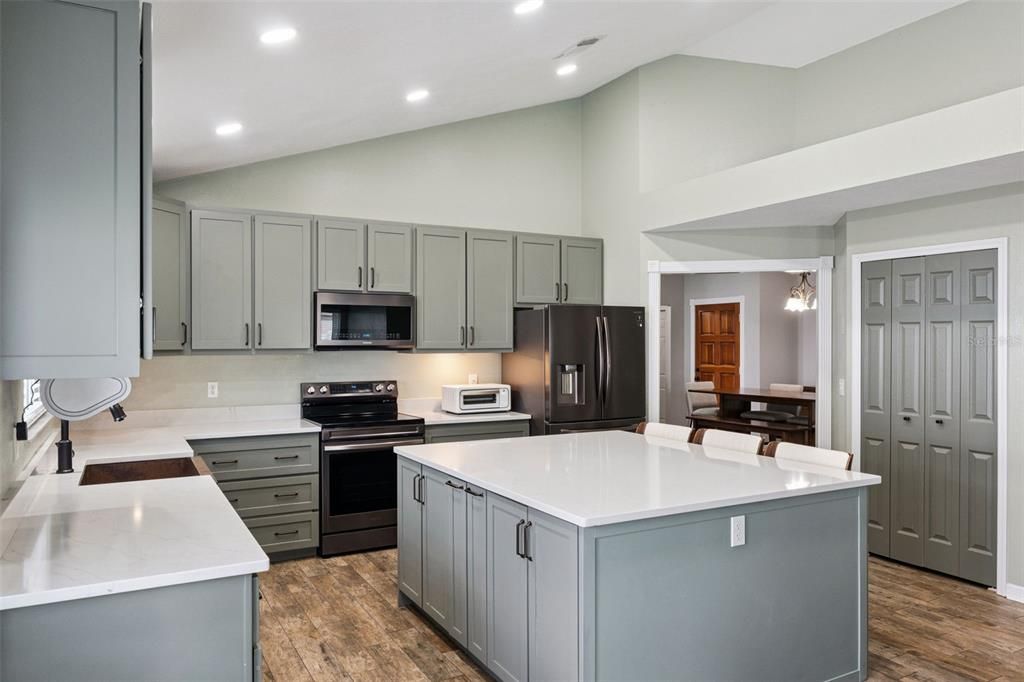For Sale: $474,900 (3 beds, 2 baths, 1783 Square Feet)