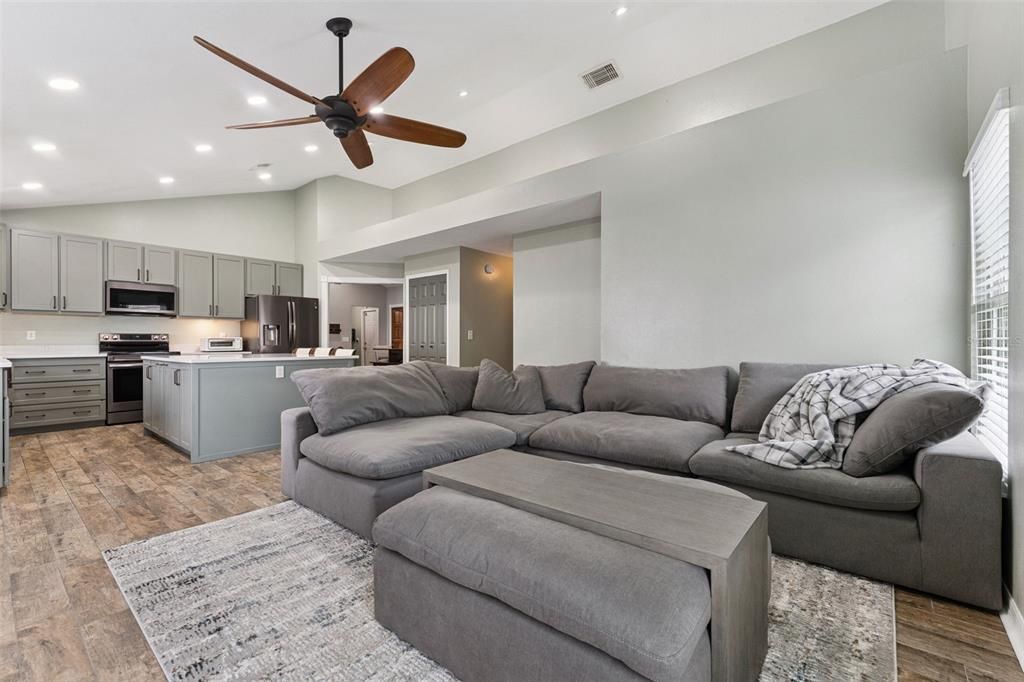 For Sale: $474,900 (3 beds, 2 baths, 1783 Square Feet)