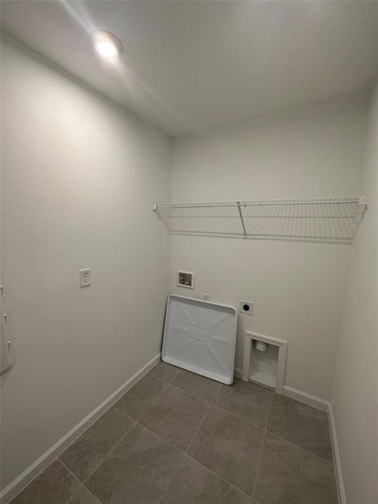 В аренду: $2,700 (3 спален, 2 ванн, 1627 Квадратных фут)
