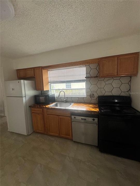 En Venta: $179,900 (2 camas, 2 baños, 920 Pies cuadrados)