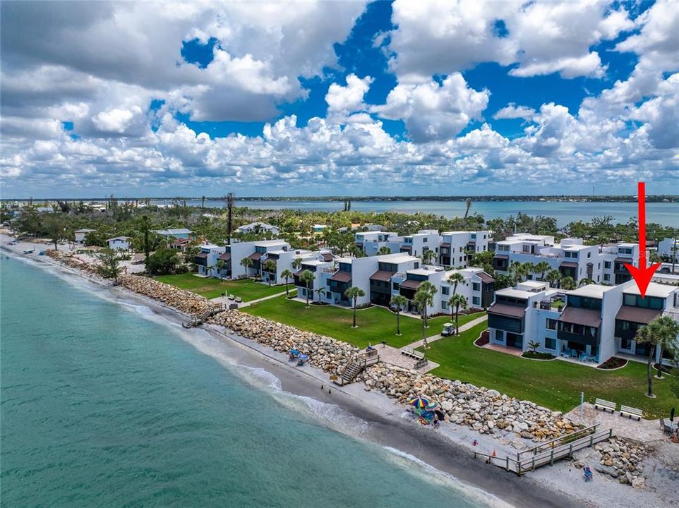 For Sale: $1,099,900 (3 beds, 3 baths, 1551 Square Feet)
