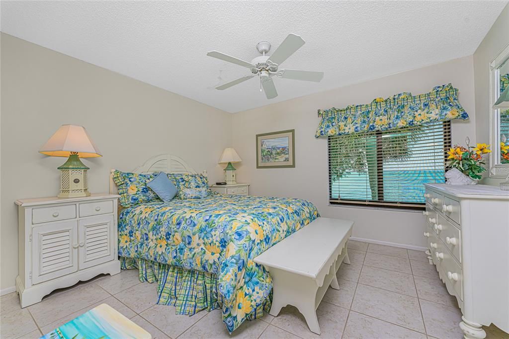 For Sale: $1,099,900 (3 beds, 3 baths, 1551 Square Feet)