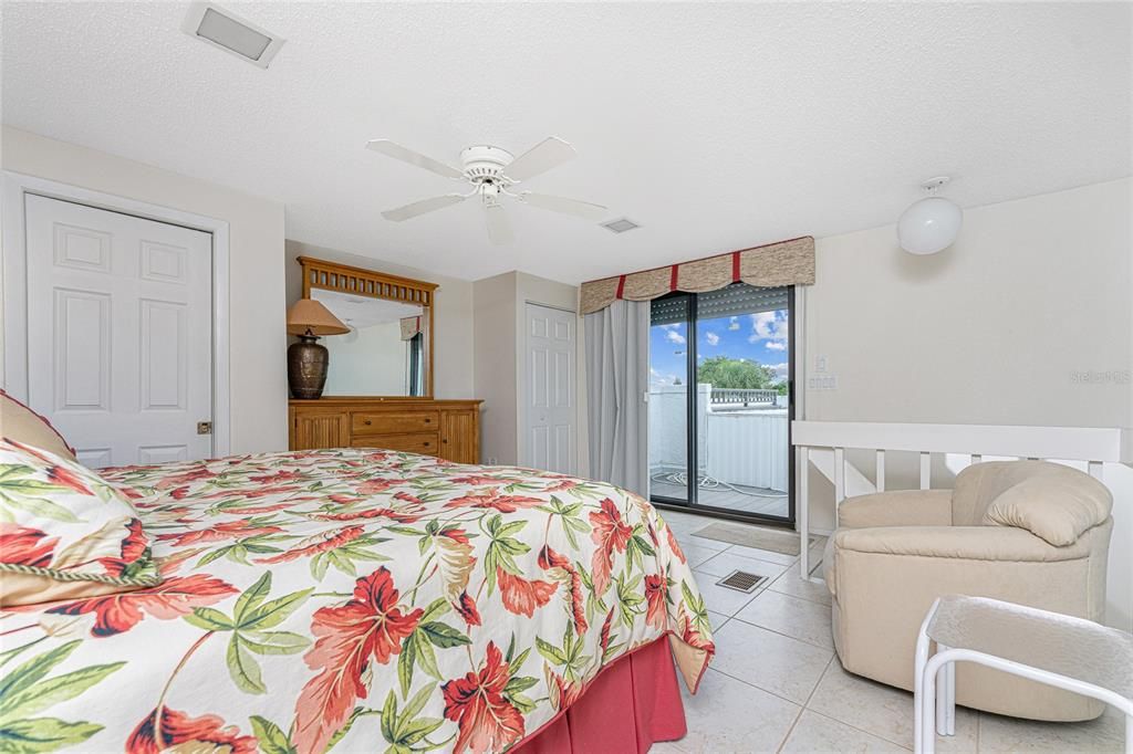 For Sale: $1,099,900 (3 beds, 3 baths, 1551 Square Feet)
