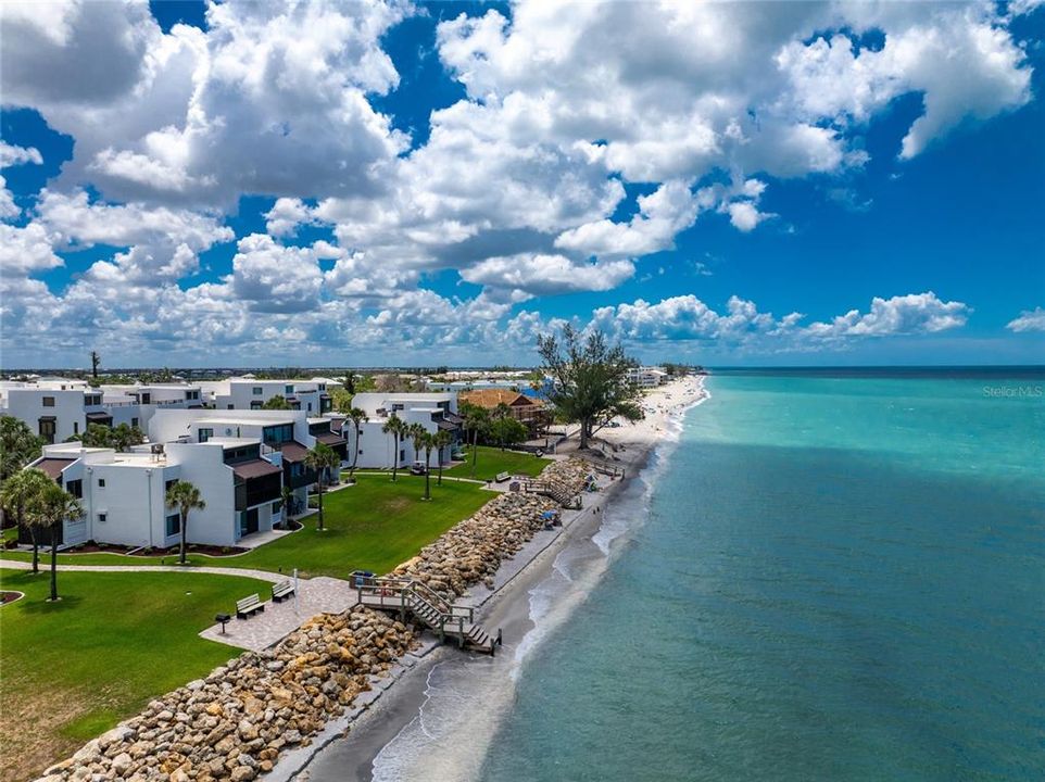 For Sale: $1,099,900 (3 beds, 3 baths, 1551 Square Feet)