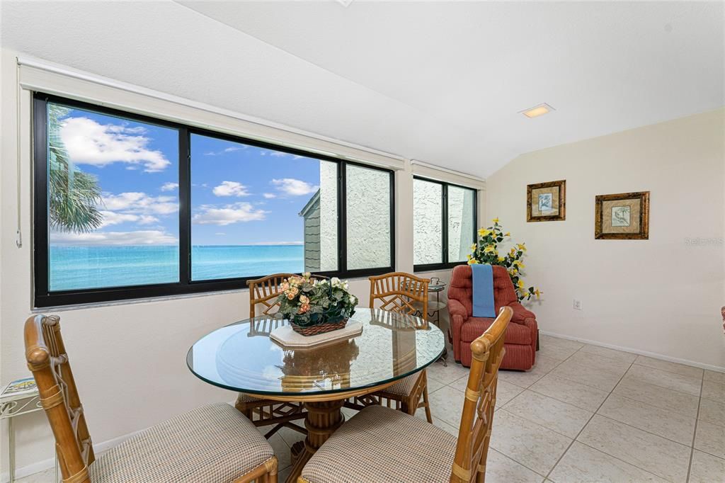 For Sale: $1,099,900 (3 beds, 3 baths, 1551 Square Feet)