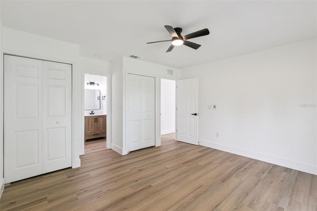 For Sale: $515,000 (4 beds, 2 baths, 2054 Square Feet)