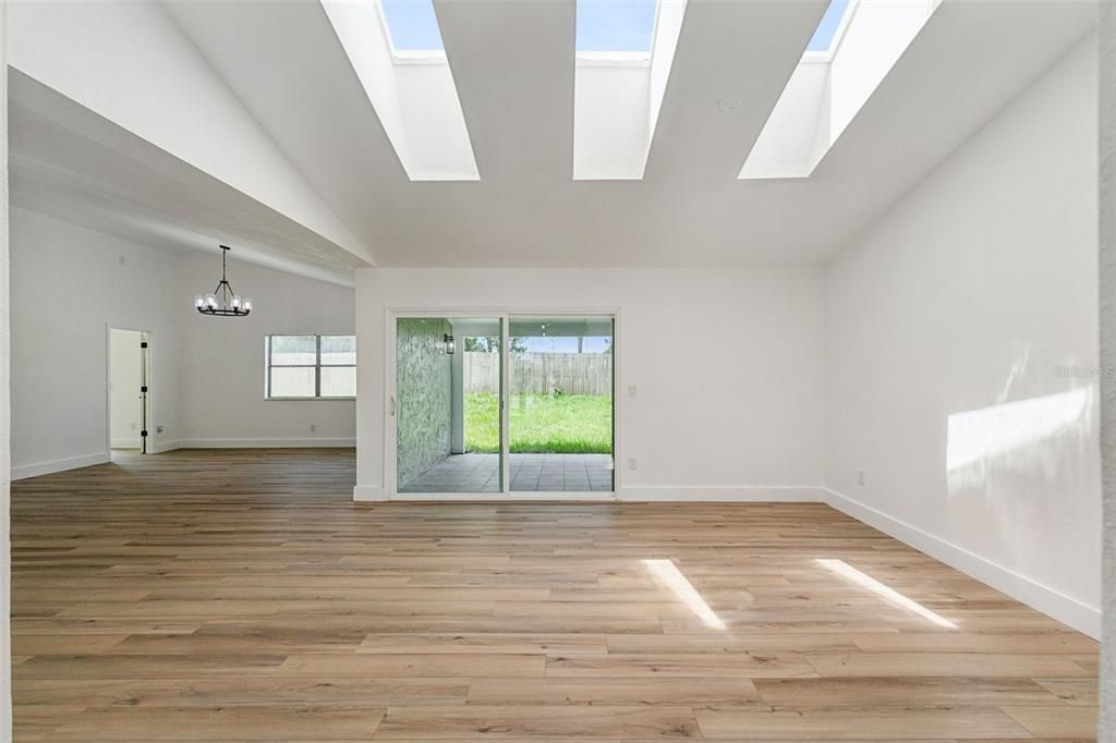 For Sale: $515,000 (4 beds, 2 baths, 2054 Square Feet)