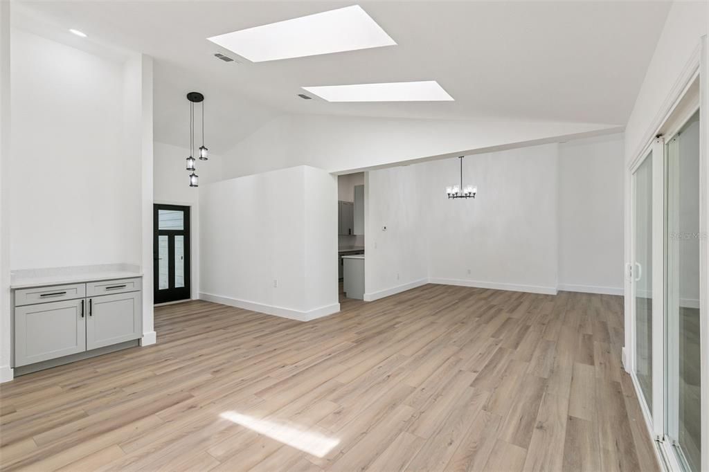 For Sale: $515,000 (4 beds, 2 baths, 2054 Square Feet)