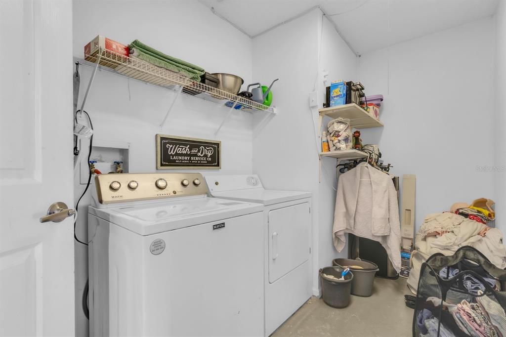 На продажу: $399,000 (4 спален, 2 ванн, 1866 Квадратных фут)