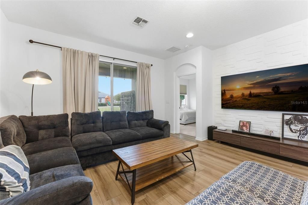 В аренду: $2,950 (4 спален, 2 ванн, 2112 Квадратных фут)