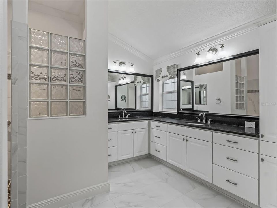 En Renta: $3,450 (3 camas, 2 baños, 1913 Pies cuadrados)