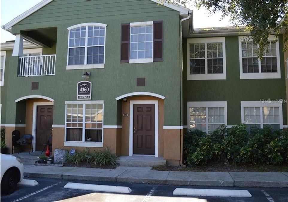 For Sale: $210,000 (2 beds, 2 baths, 1042 Square Feet)
