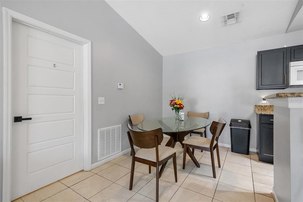 En Venta: $210,000 (2 camas, 2 baños, 1042 Pies cuadrados)