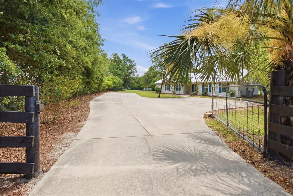 For Sale: $499,000 (3 beds, 2 baths, 1808 Square Feet)