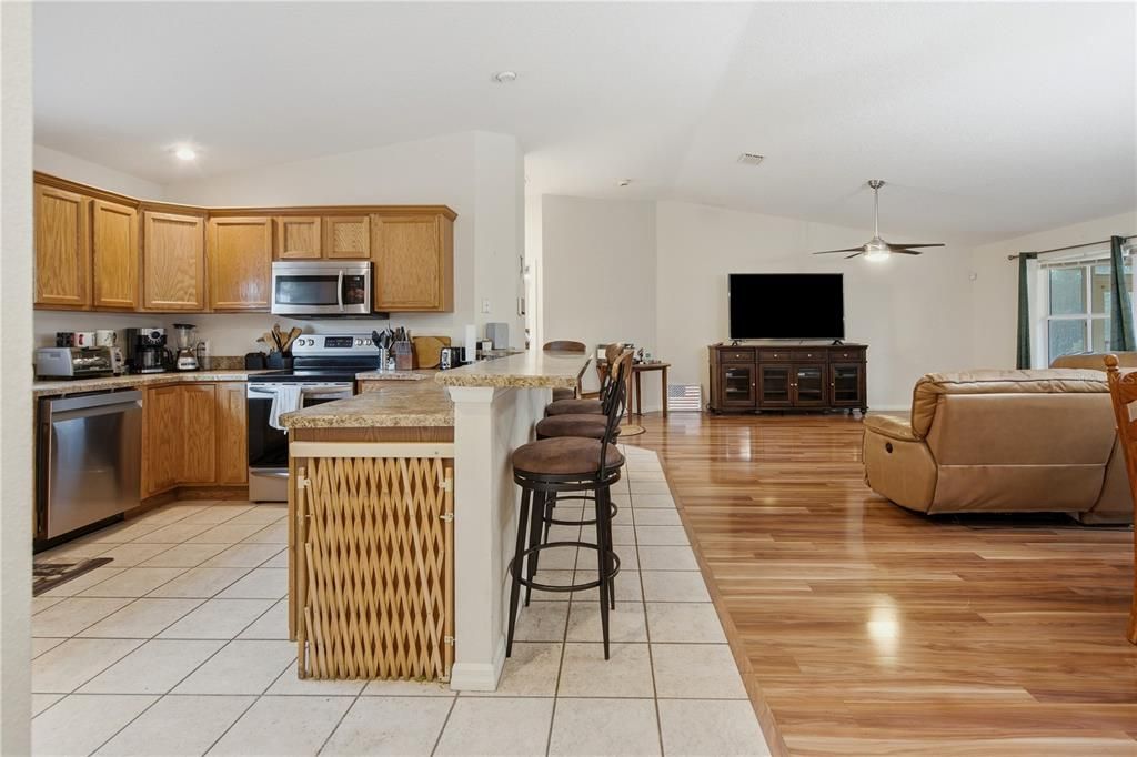 For Sale: $499,000 (3 beds, 2 baths, 1808 Square Feet)