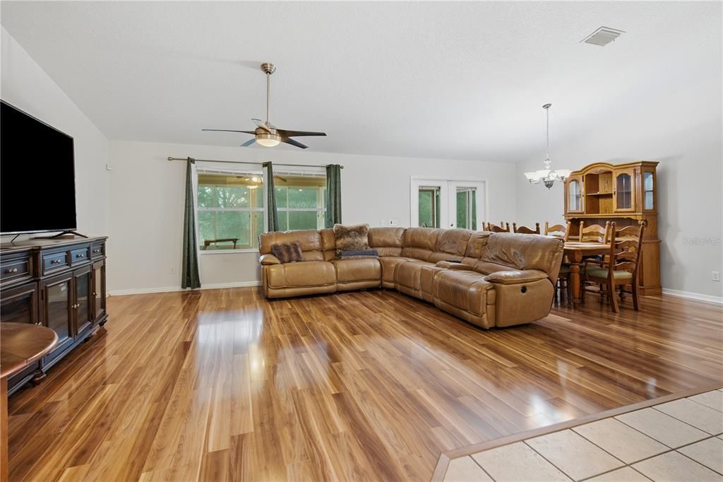 For Sale: $499,000 (3 beds, 2 baths, 1808 Square Feet)