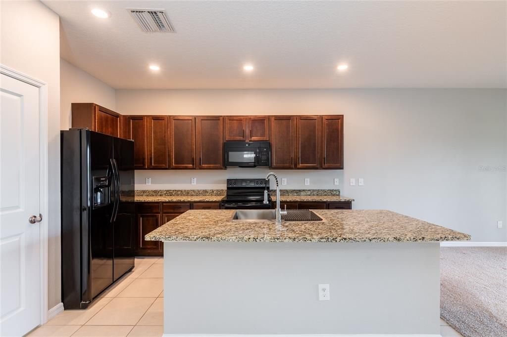 For Sale: $269,900 (3 beds, 2 baths, 1673 Square Feet)