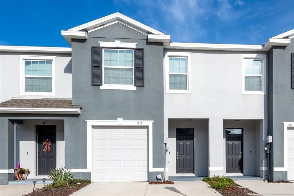 For Sale: $269,900 (3 beds, 2 baths, 1673 Square Feet)