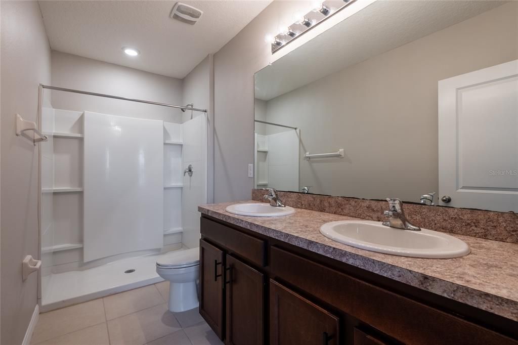 For Sale: $269,900 (3 beds, 2 baths, 1673 Square Feet)