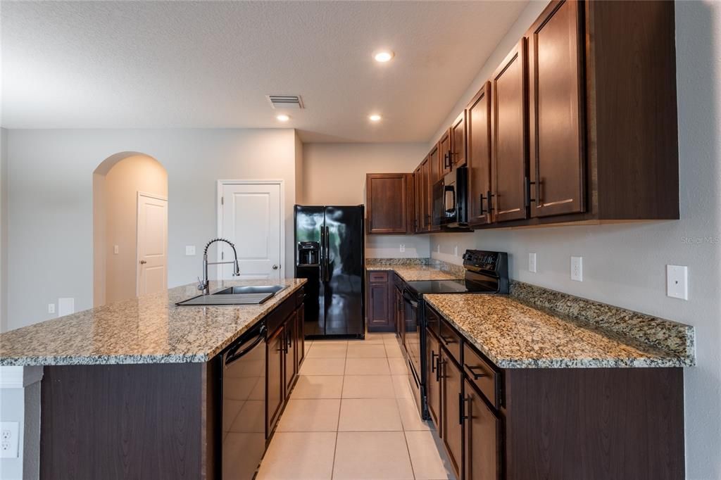 For Sale: $269,900 (3 beds, 2 baths, 1673 Square Feet)