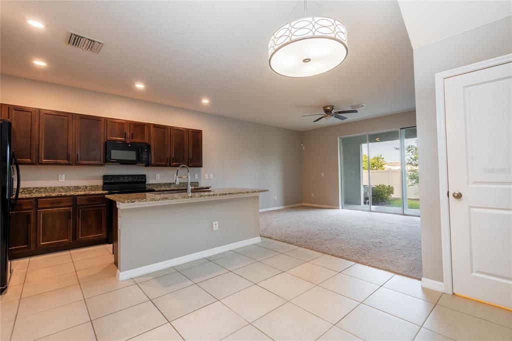 For Sale: $269,900 (3 beds, 2 baths, 1673 Square Feet)