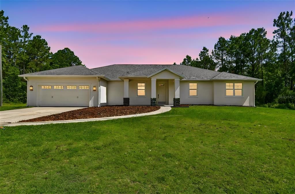 Recently Sold: $600,000 (4 beds, 3 baths, 2510 Square Feet)