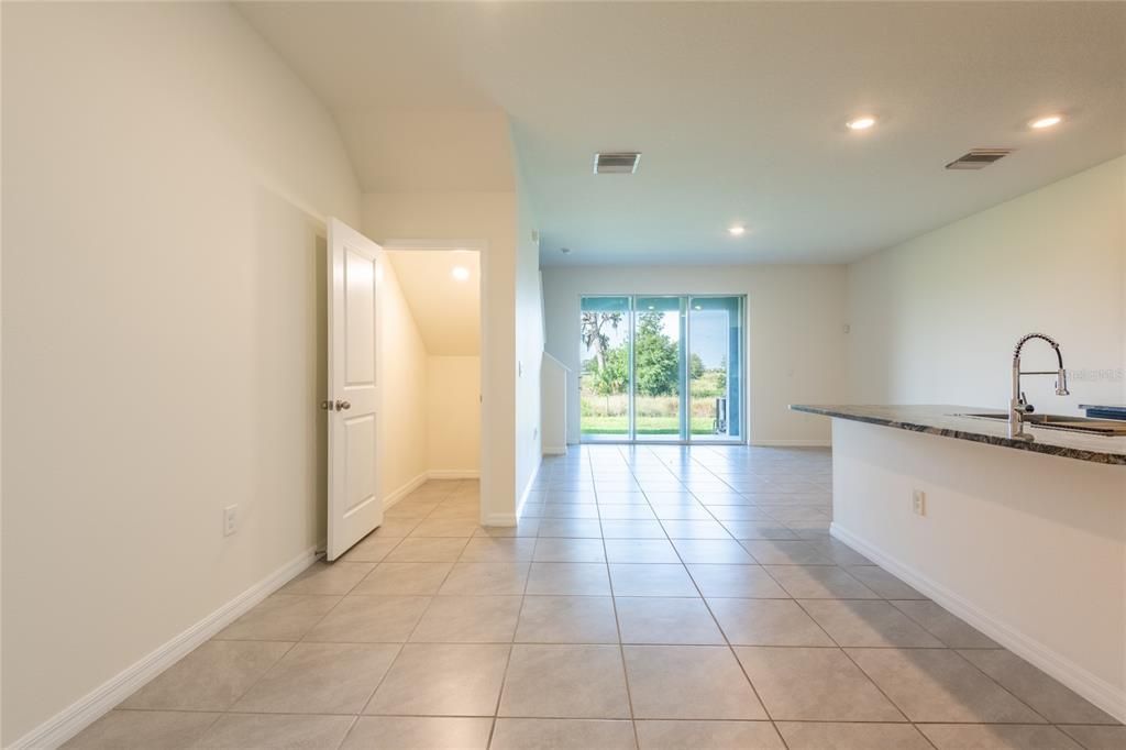 For Sale: $275,900 (3 beds, 2 baths, 1673 Square Feet)