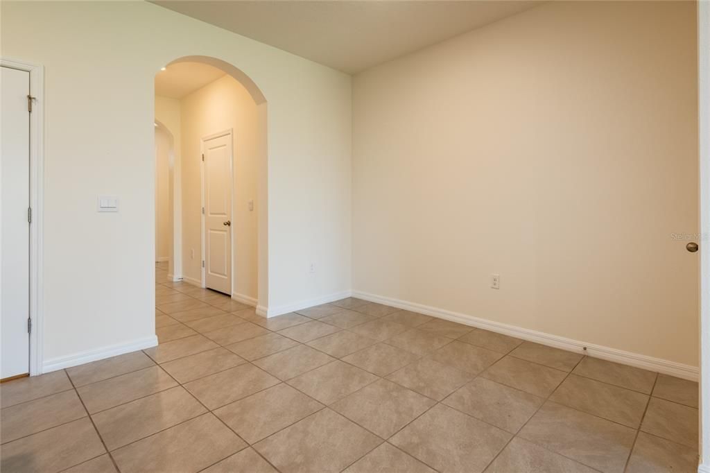 For Sale: $275,900 (3 beds, 2 baths, 1673 Square Feet)