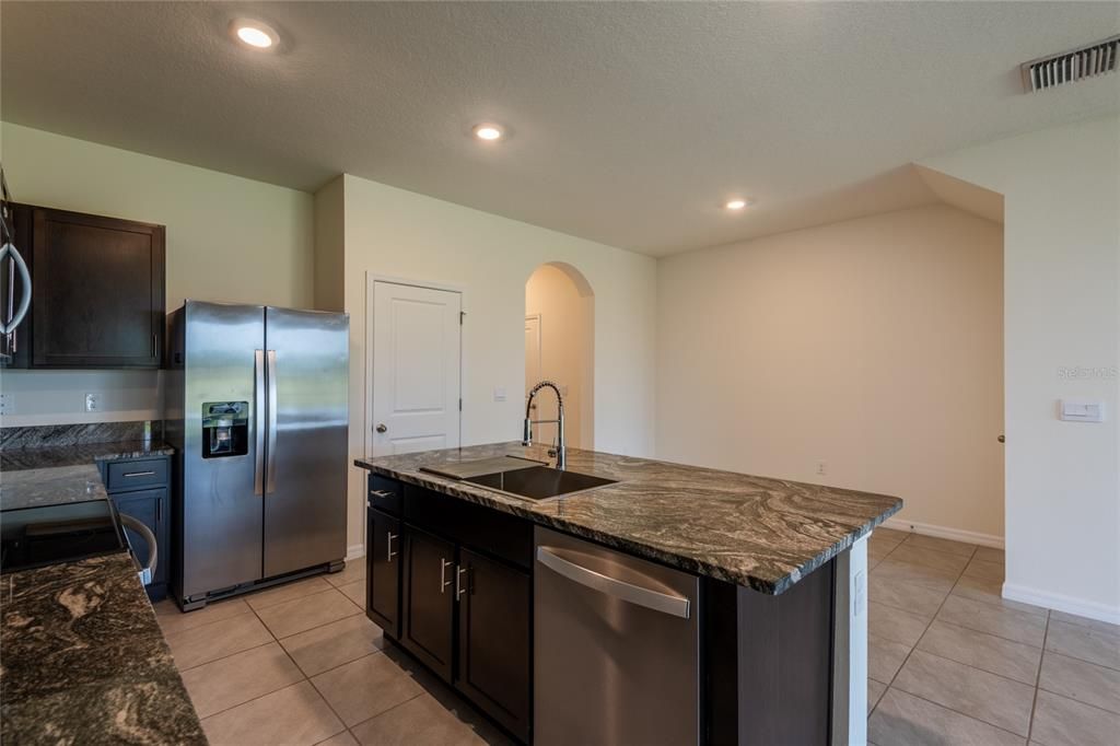 For Sale: $275,900 (3 beds, 2 baths, 1673 Square Feet)