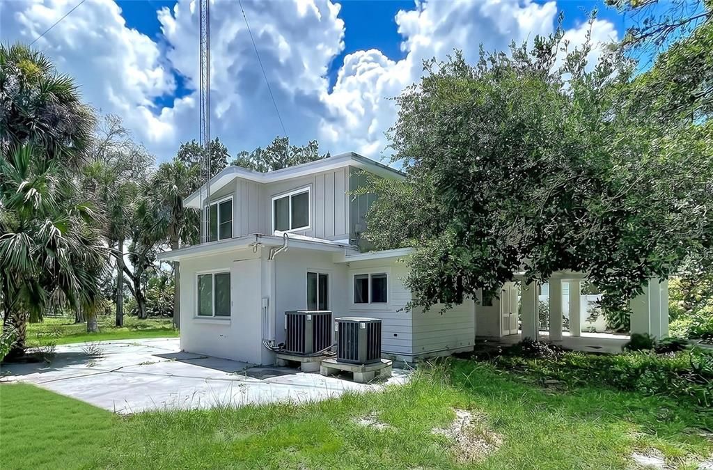 En Venta: $975,000 (5 camas, 4 baños, 2085 Pies cuadrados)