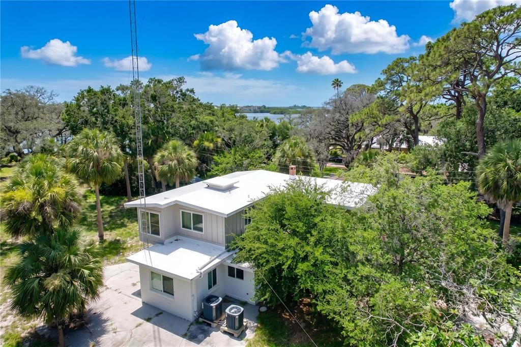 En Venta: $975,000 (5 camas, 4 baños, 2085 Pies cuadrados)