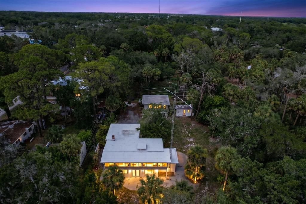 En Venta: $975,000 (5 camas, 4 baños, 2085 Pies cuadrados)