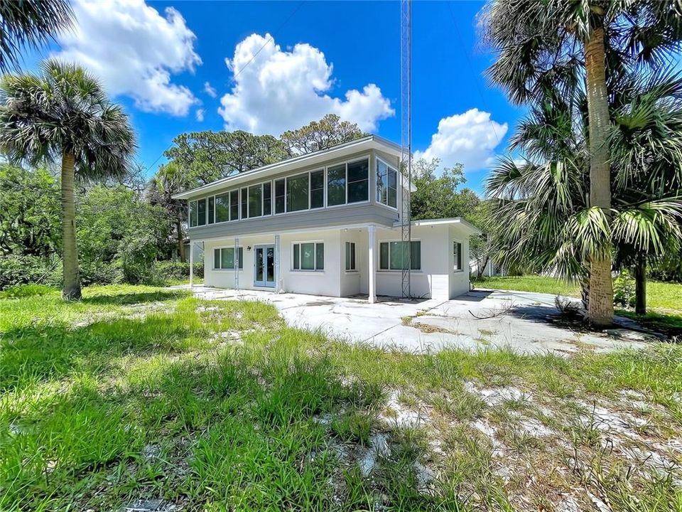 En Venta: $975,000 (5 camas, 4 baños, 2085 Pies cuadrados)