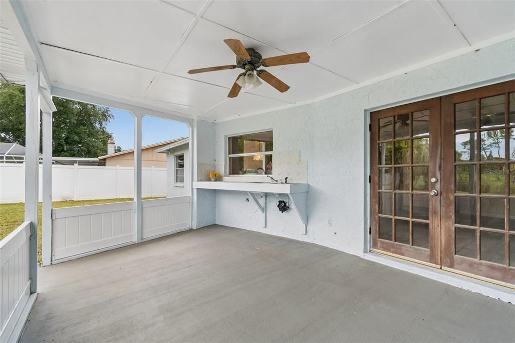 For Sale: $390,000 (3 beds, 2 baths, 1419 Square Feet)